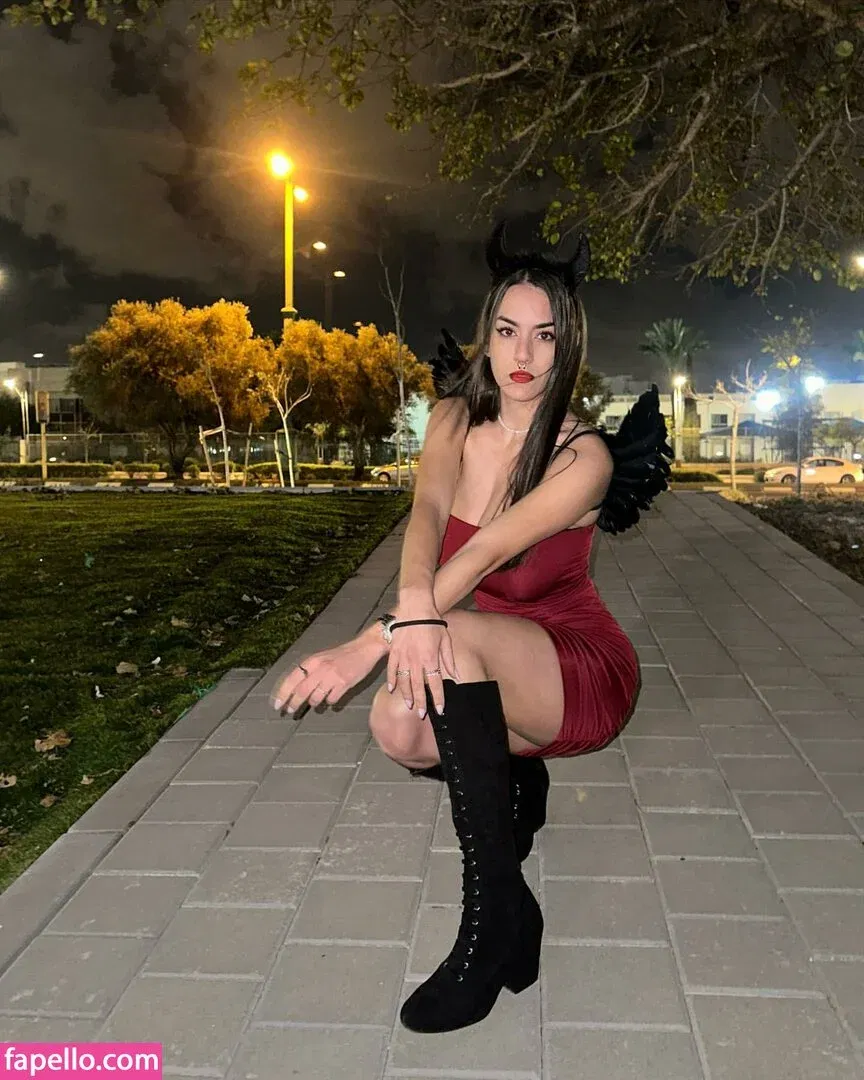 Sara Avni Onlyfans Photo Gallery 