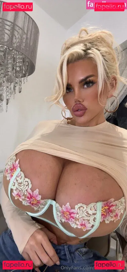 candycharms Onlyfans Photo Gallery 