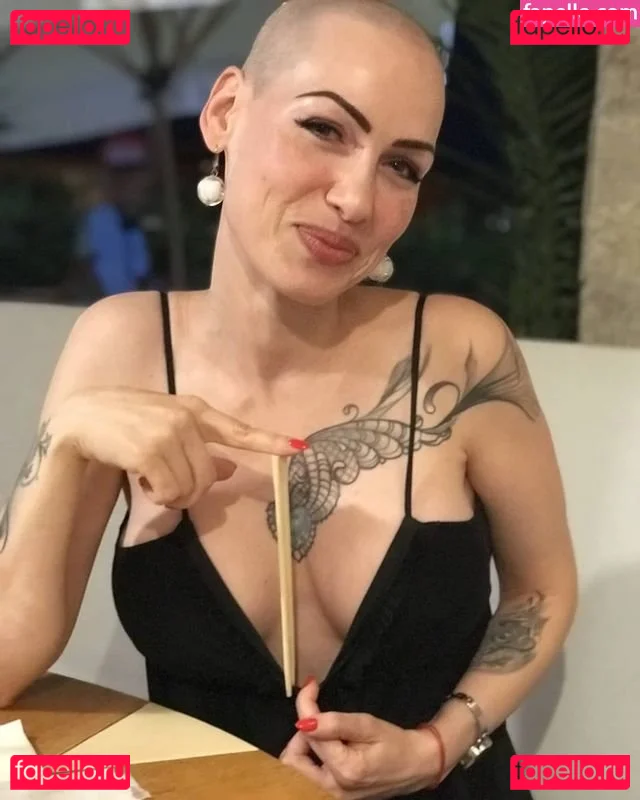 mailang Onlyfans Photo Gallery 