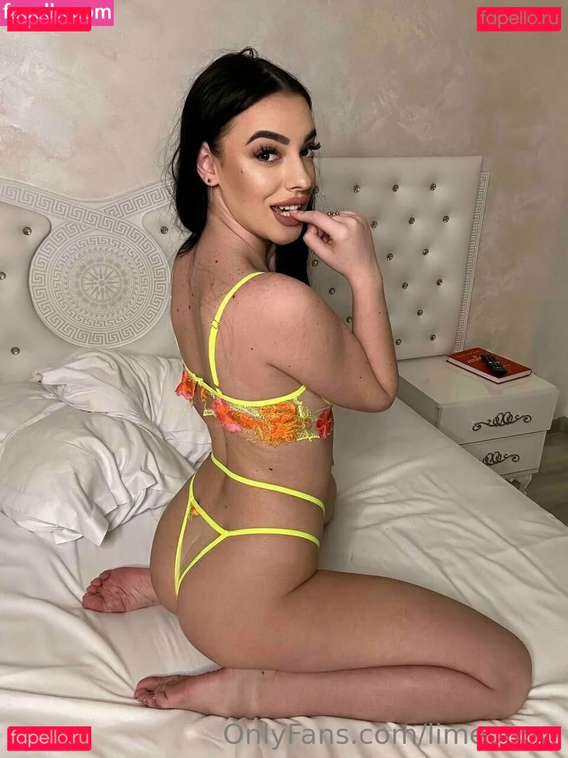 limeooow Onlyfans Photo Gallery 