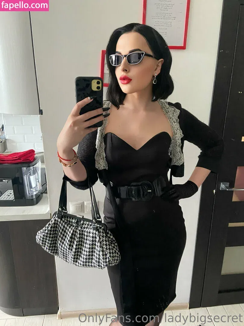 ladybigsecret Onlyfans Photo Gallery 