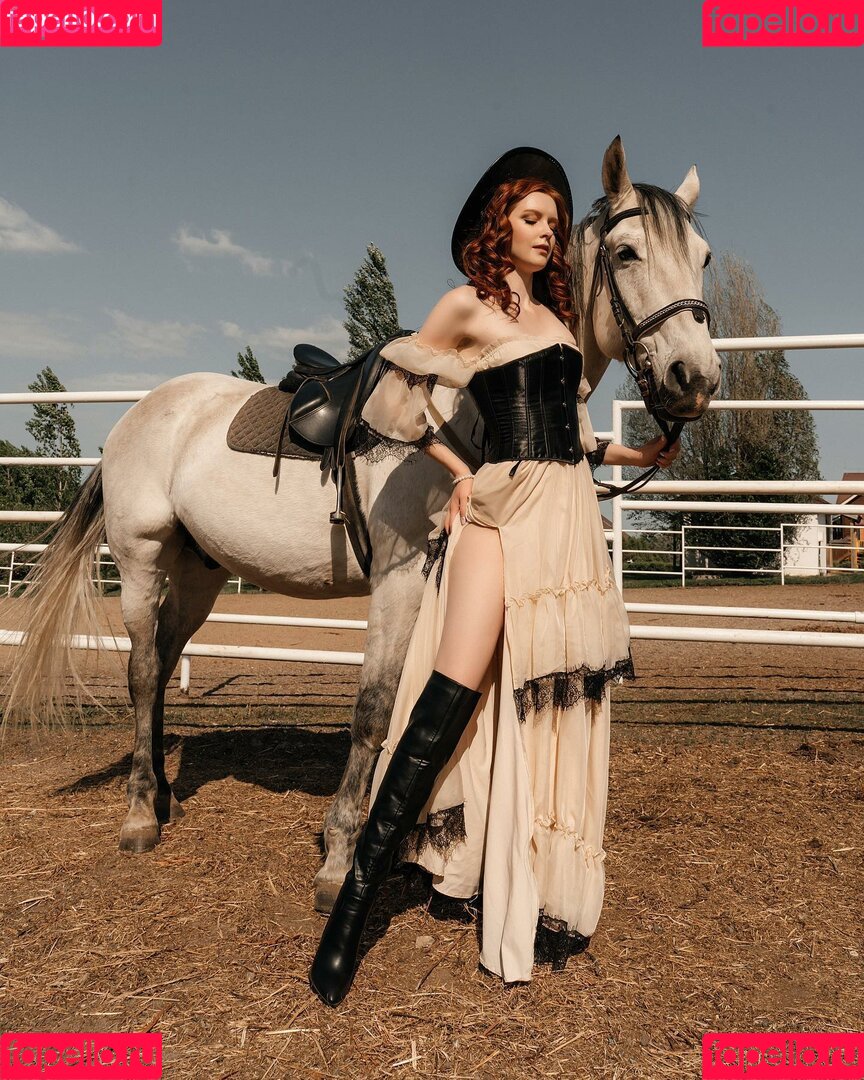 foxperry Onlyfans Photo Gallery 