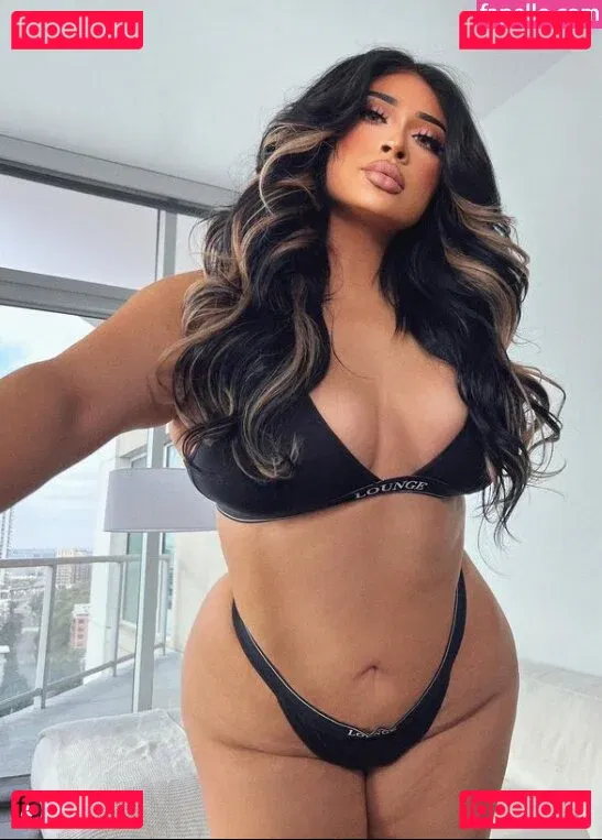 viirdii Onlyfans Photo Gallery 