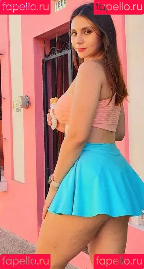 Emilia Vizcarra Onlyfans Photo Gallery 