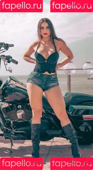 Emilia Vizcarra Onlyfans Photo Gallery 