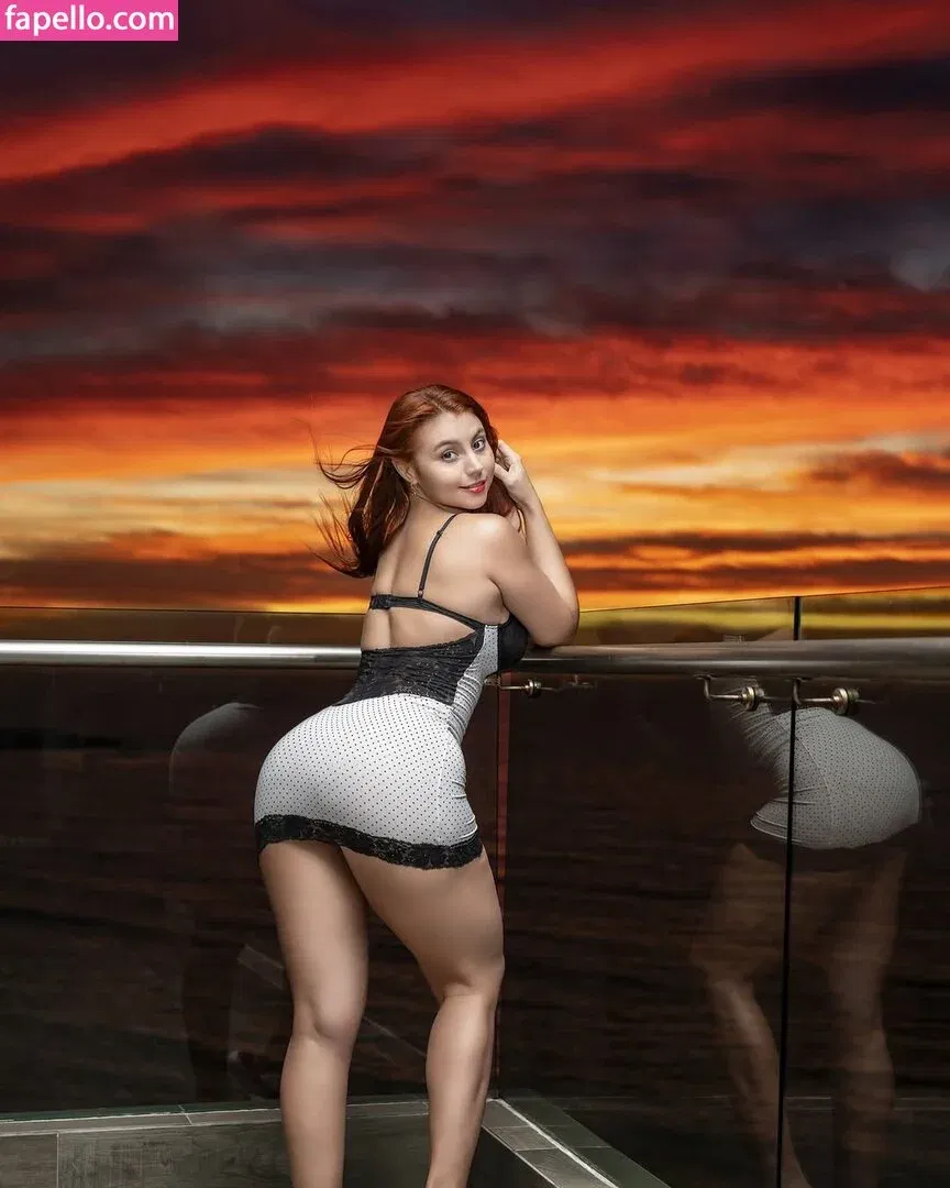 Emilia Vizcarra Onlyfans Photo Gallery 