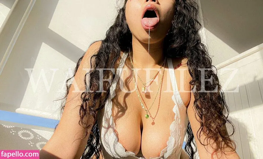 waifuelliexo Onlyfans Photo Gallery 