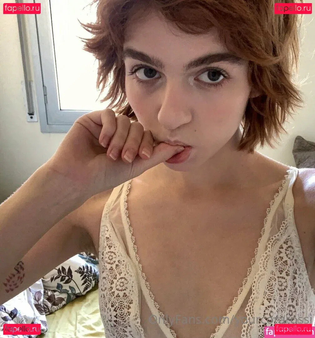 YourCoraRossi Onlyfans Photo Gallery 