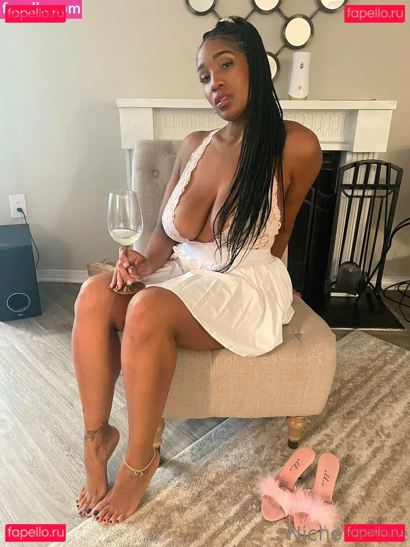 nichole.sole Onlyfans Photo Gallery 