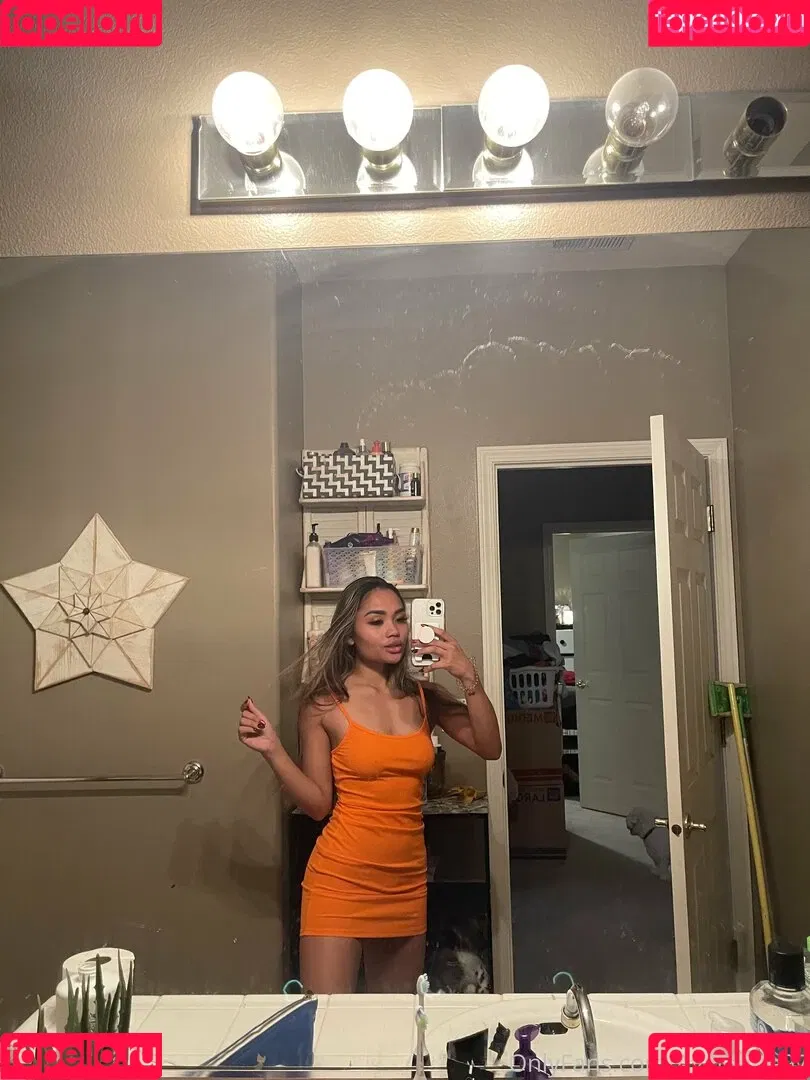 theavamariee Onlyfans Photo Gallery 