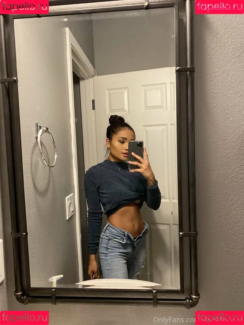 theavamariee Onlyfans Photo Gallery 