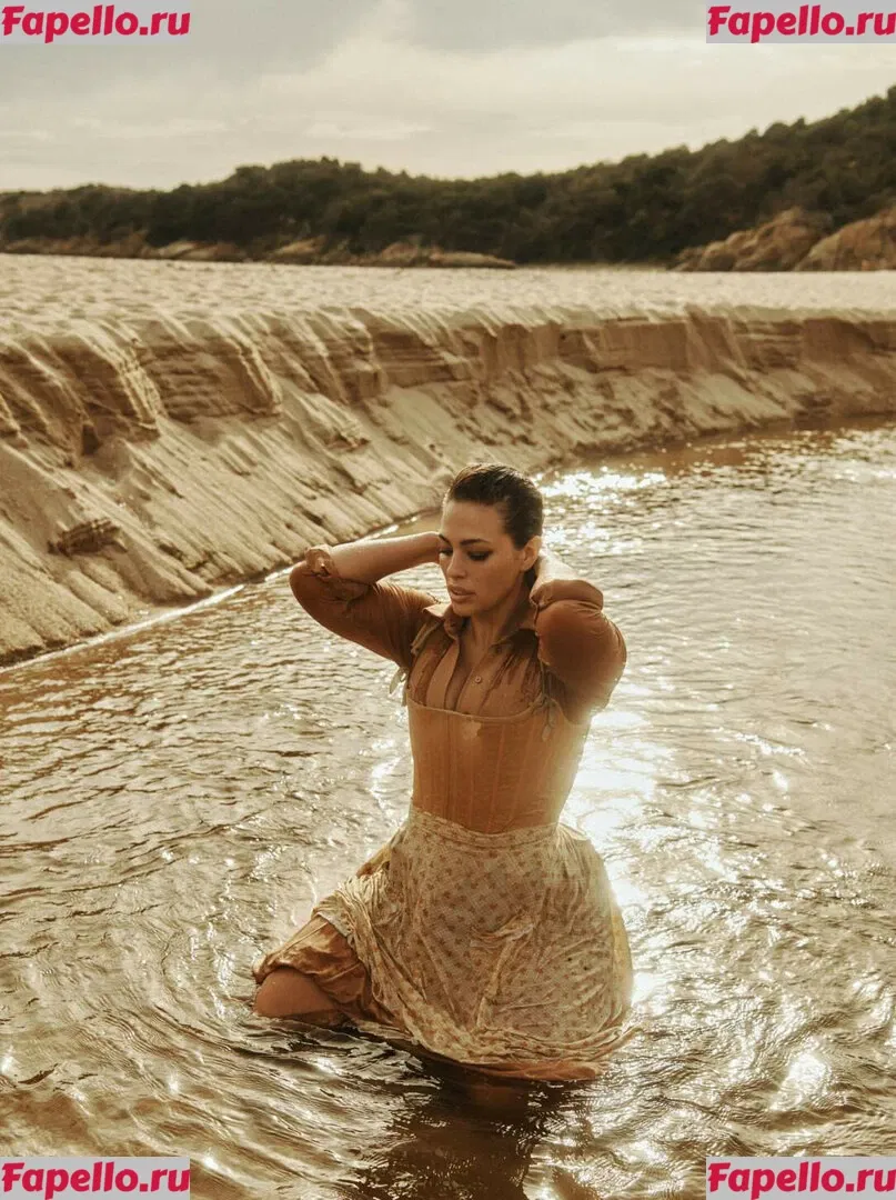 Ashley Graham Onlyfans Photo Gallery 