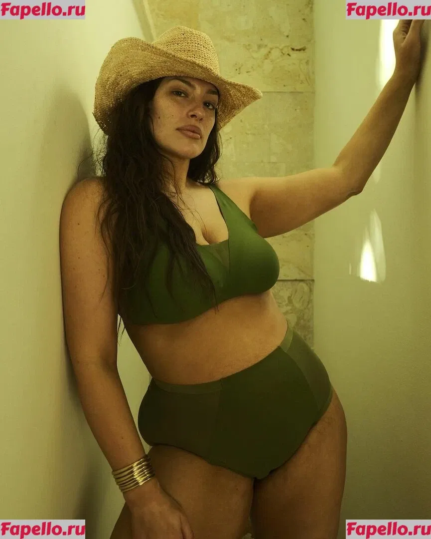 Ashley Graham Onlyfans Photo Gallery 