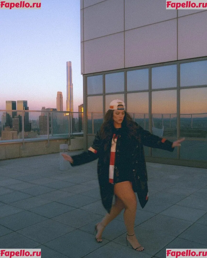 Ashley Graham Onlyfans Photo Gallery 