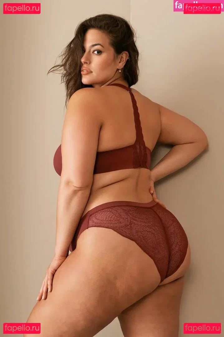 Ashley Graham Onlyfans Photo Gallery 