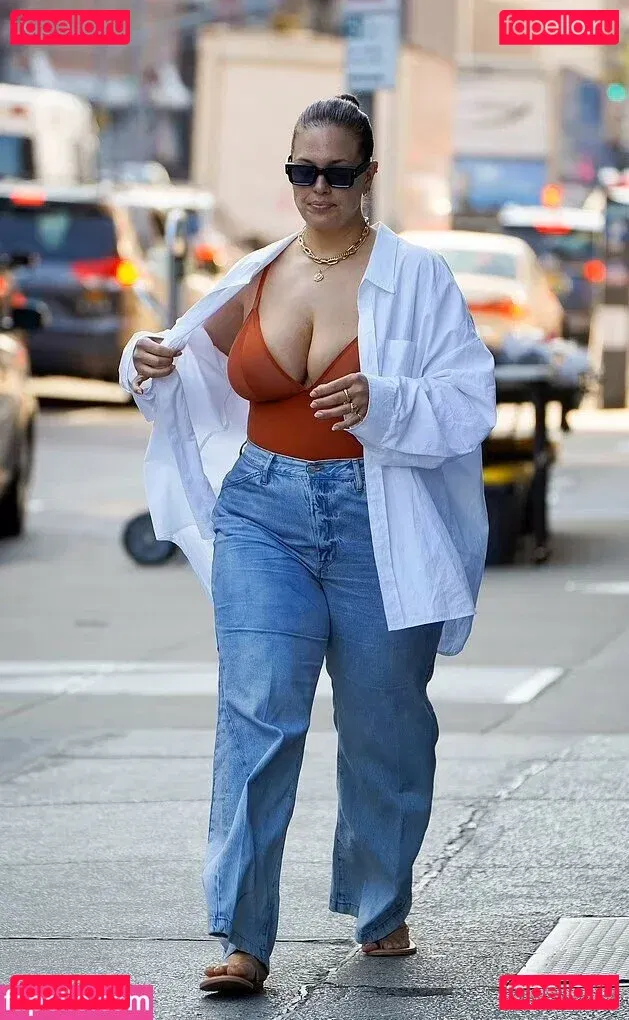 Ashley Graham Onlyfans Photo Gallery 