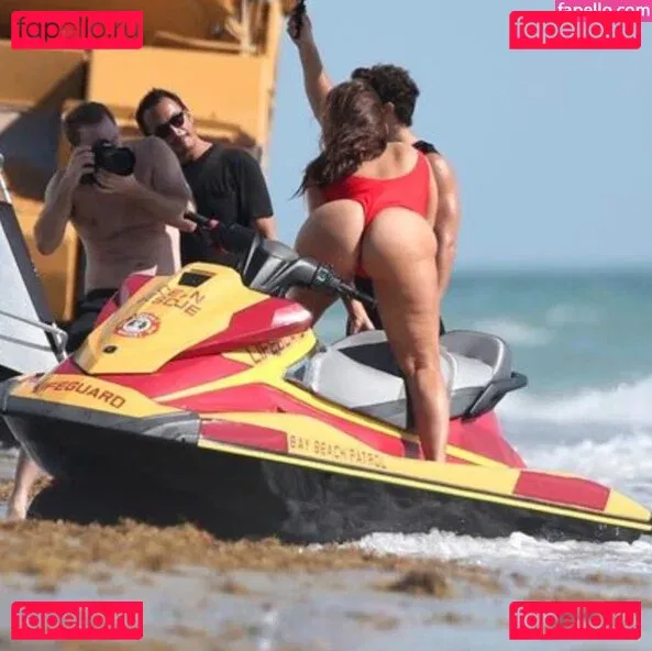 Ashley Graham Onlyfans Photo Gallery 