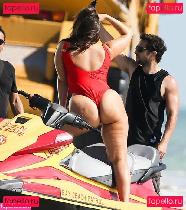 Ashley Graham Onlyfans Photo Gallery 