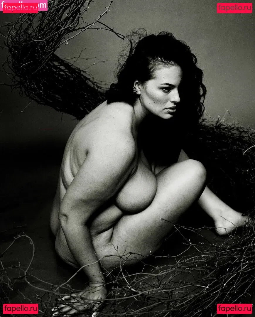 Ashley Graham Onlyfans Photo Gallery 