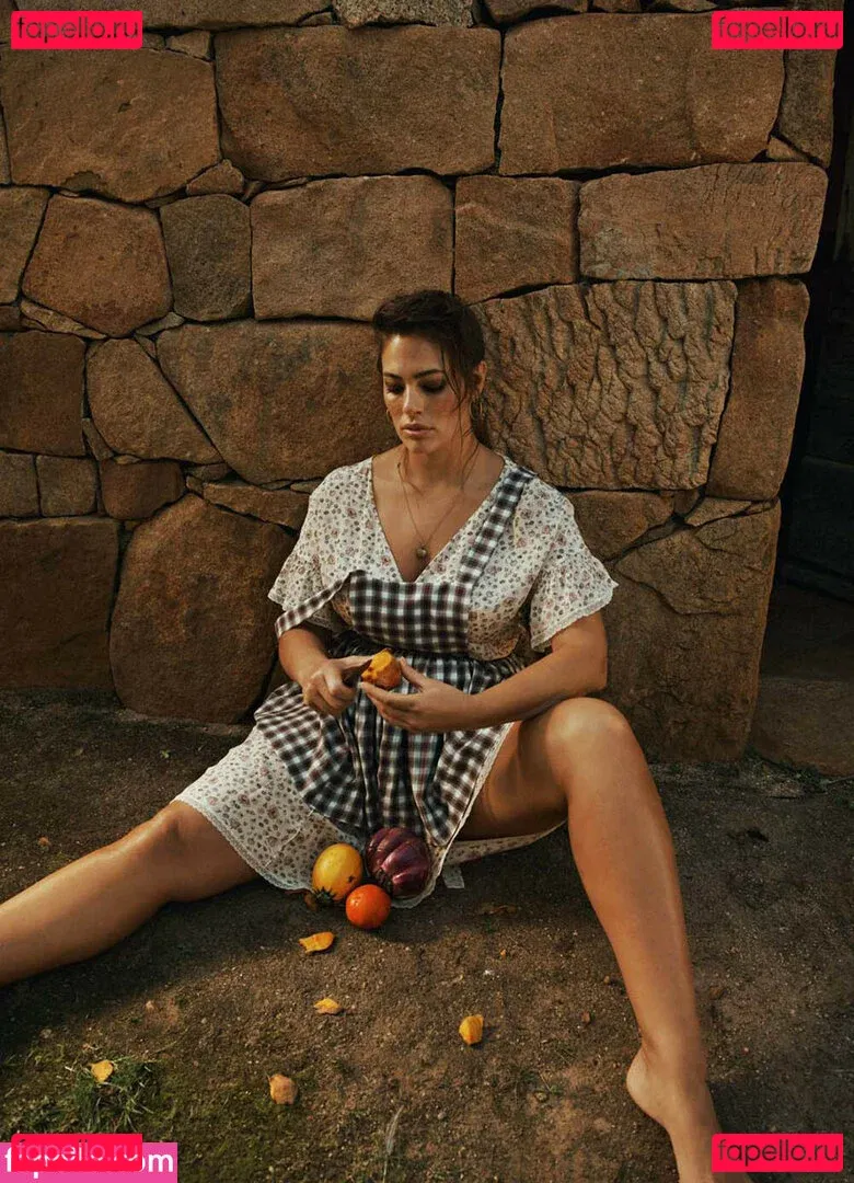 Ashley Graham Onlyfans Photo Gallery 