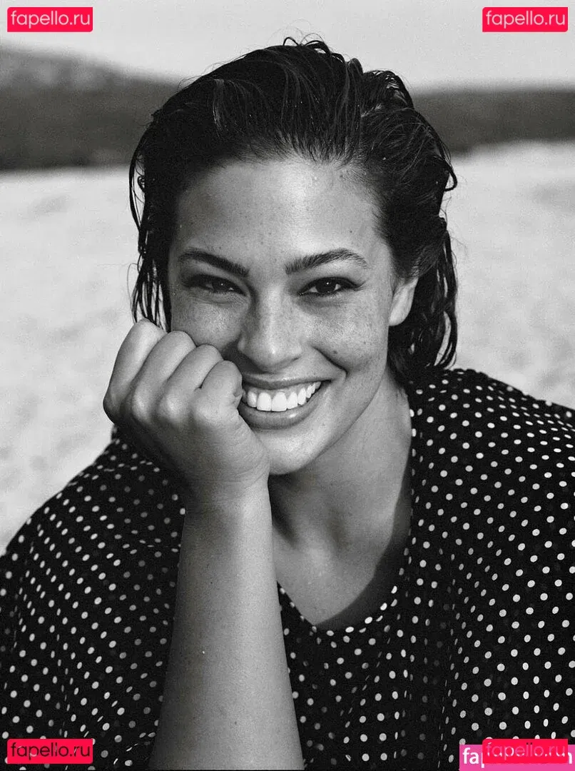 Ashley Graham Onlyfans Photo Gallery 
