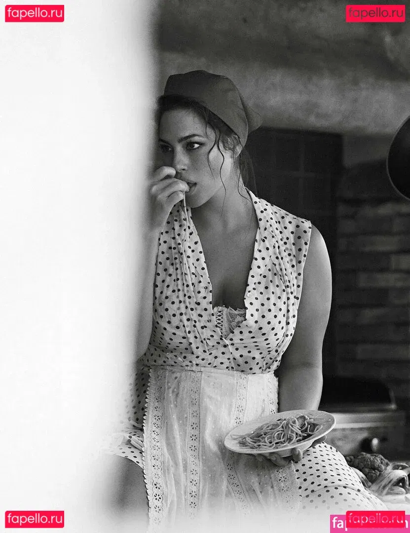 Ashley Graham Onlyfans Photo Gallery 