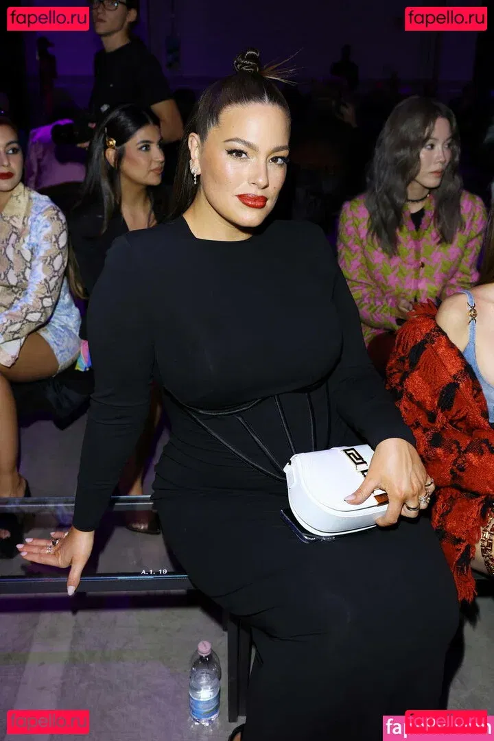 Ashley Graham Onlyfans Photo Gallery 
