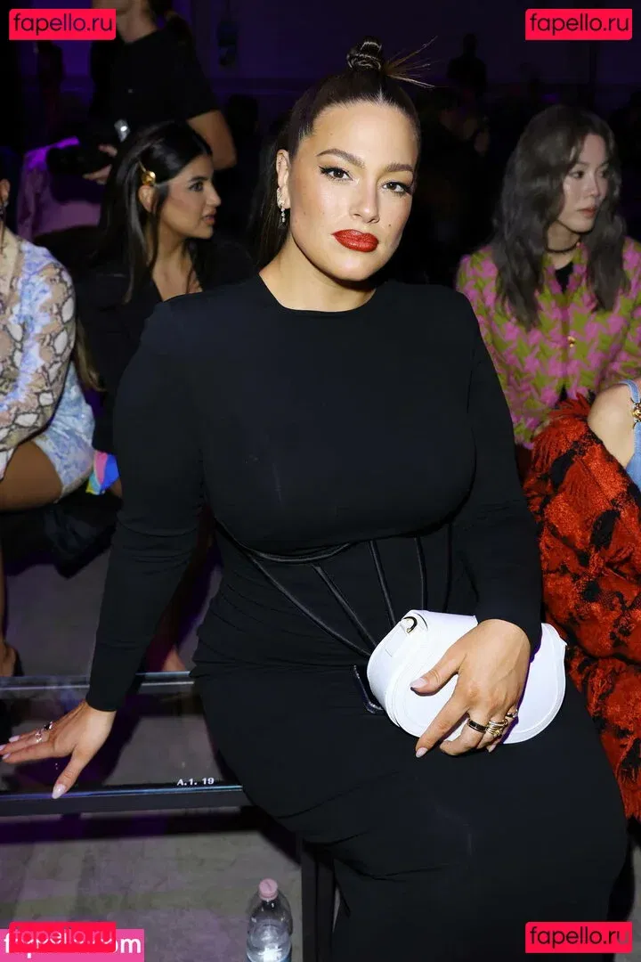 Ashley Graham Onlyfans Photo Gallery 