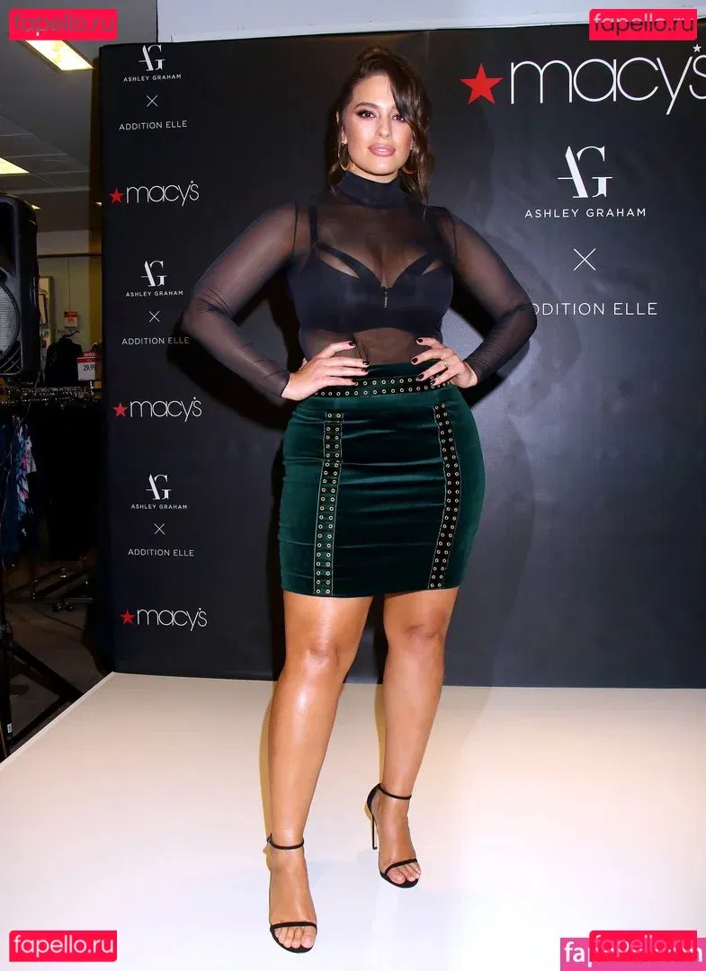 Ashley Graham Onlyfans Photo Gallery 