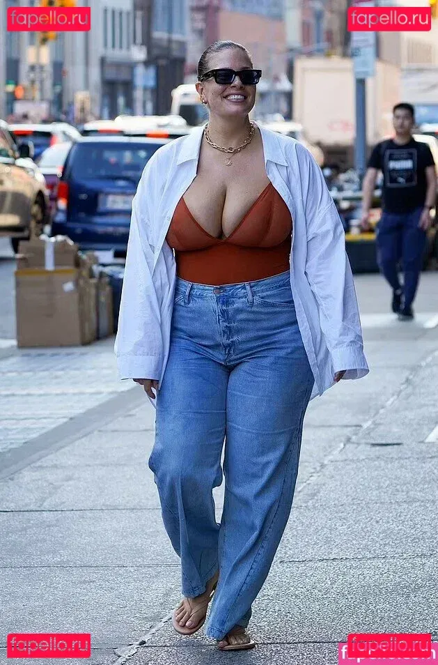 Ashley Graham Onlyfans Photo Gallery 