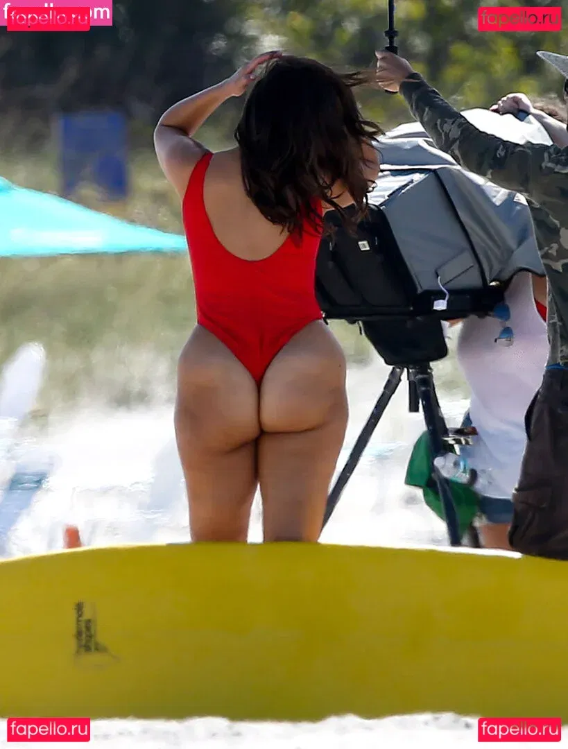 Ashley Graham Onlyfans Photo Gallery 