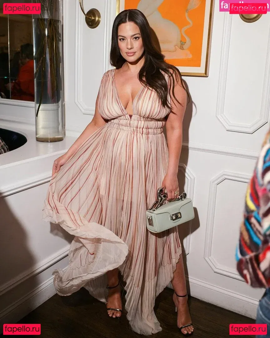 Ashley Graham Onlyfans Photo Gallery 