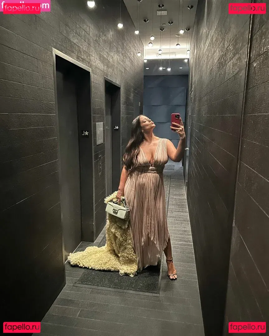 Ashley Graham Onlyfans Photo Gallery 