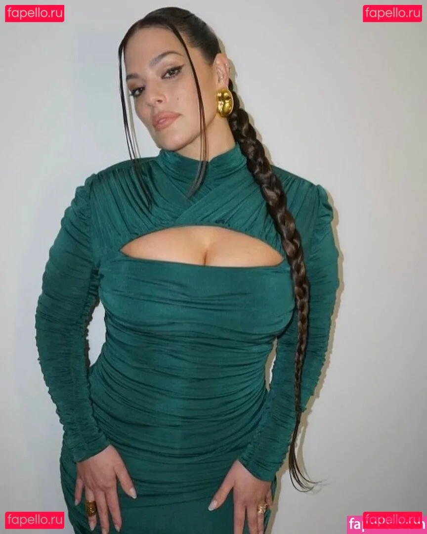 Ashley Graham Onlyfans Photo Gallery 