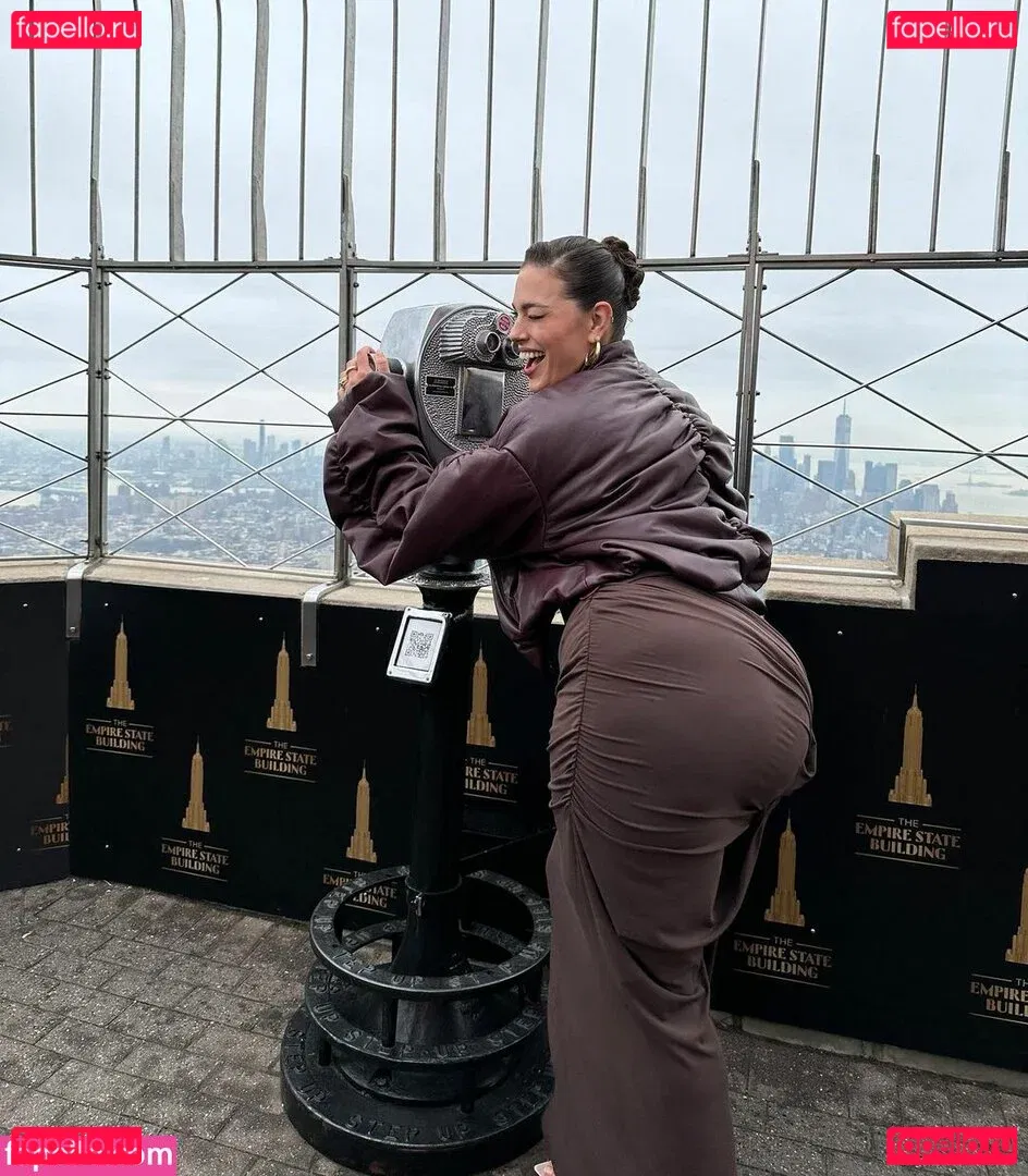 Ashley Graham Onlyfans Photo Gallery 