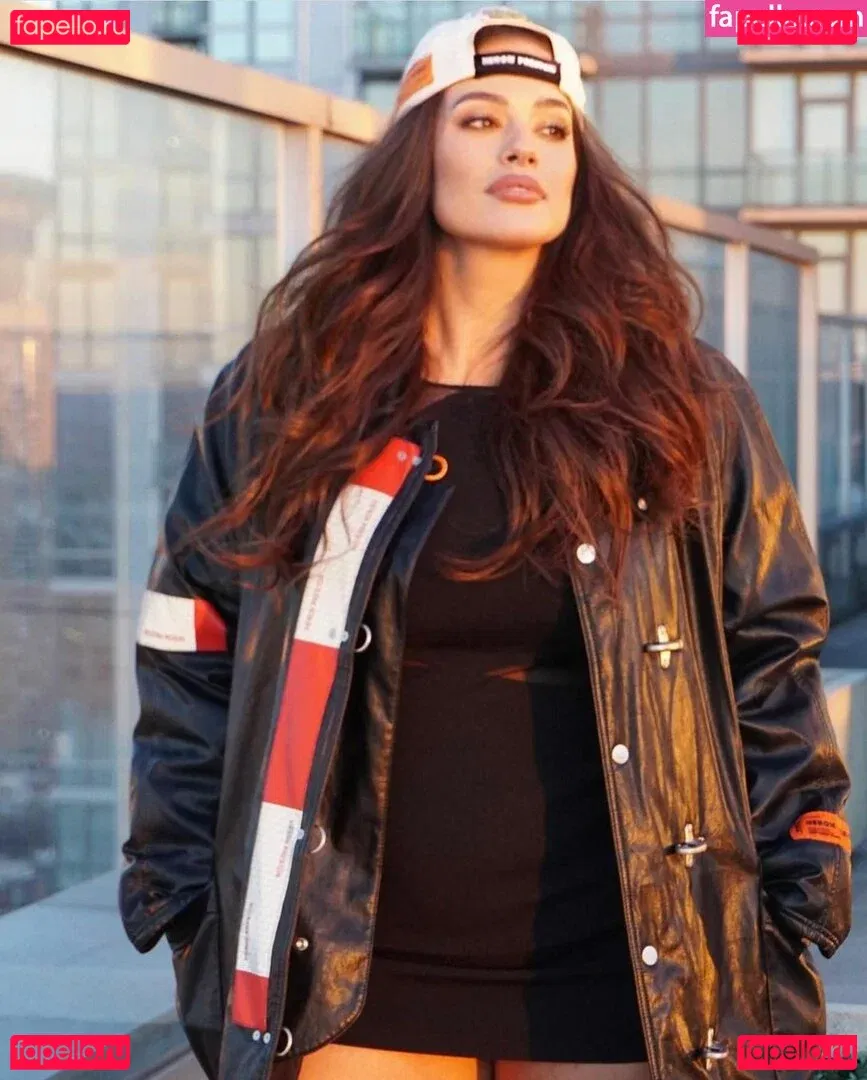 Ashley Graham Onlyfans Photo Gallery 