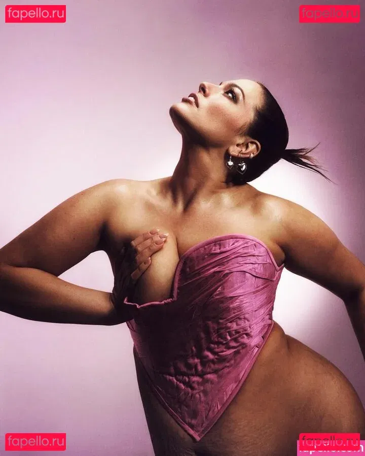 Ashley Graham Onlyfans Photo Gallery 