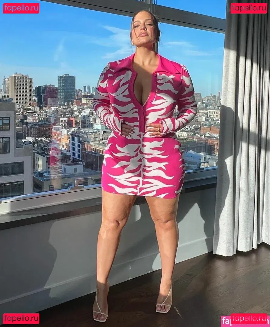 Ashley Graham Onlyfans Photo Gallery 