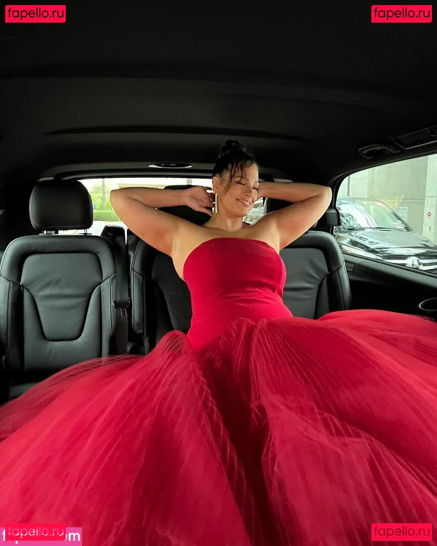 Ashley Graham Onlyfans Photo Gallery 