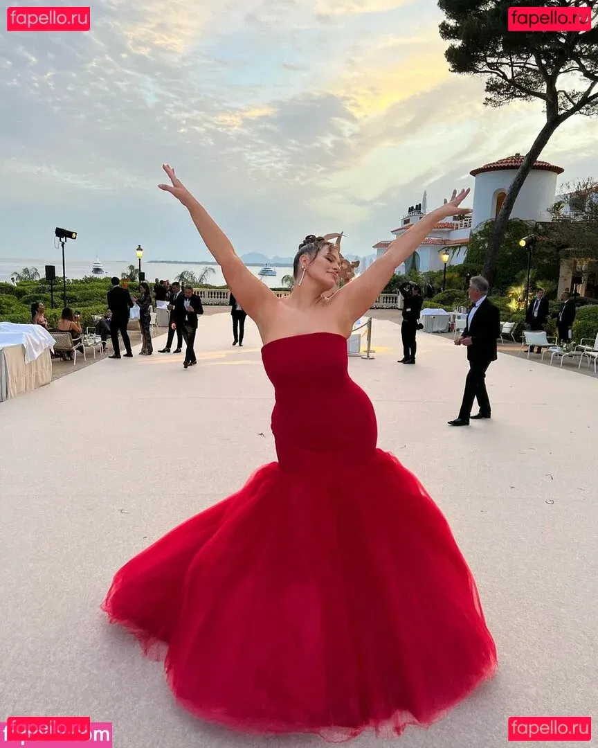 Ashley Graham Onlyfans Photo Gallery 