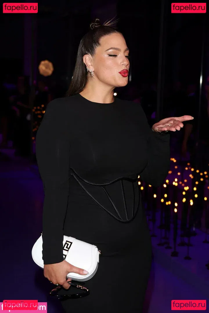 Ashley Graham Onlyfans Photo Gallery 