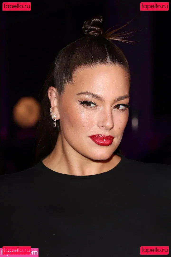 Ashley Graham Onlyfans Photo Gallery 