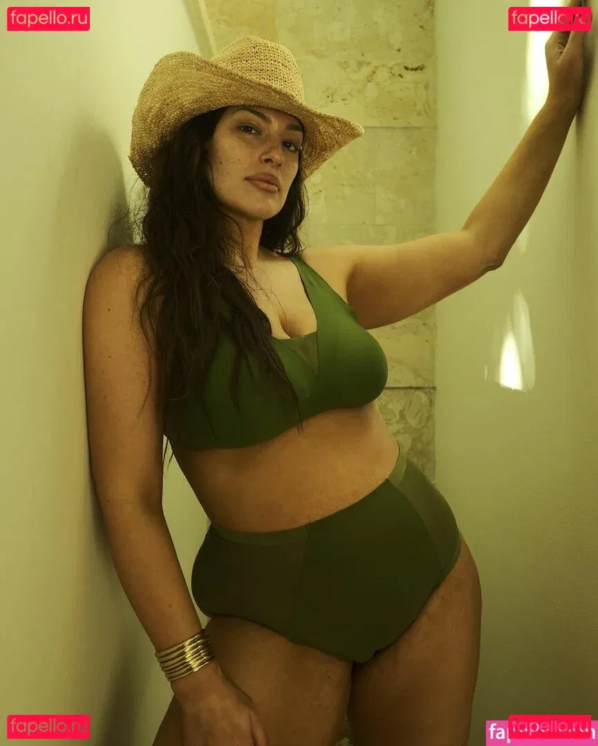 Ashley Graham Onlyfans Photo Gallery 