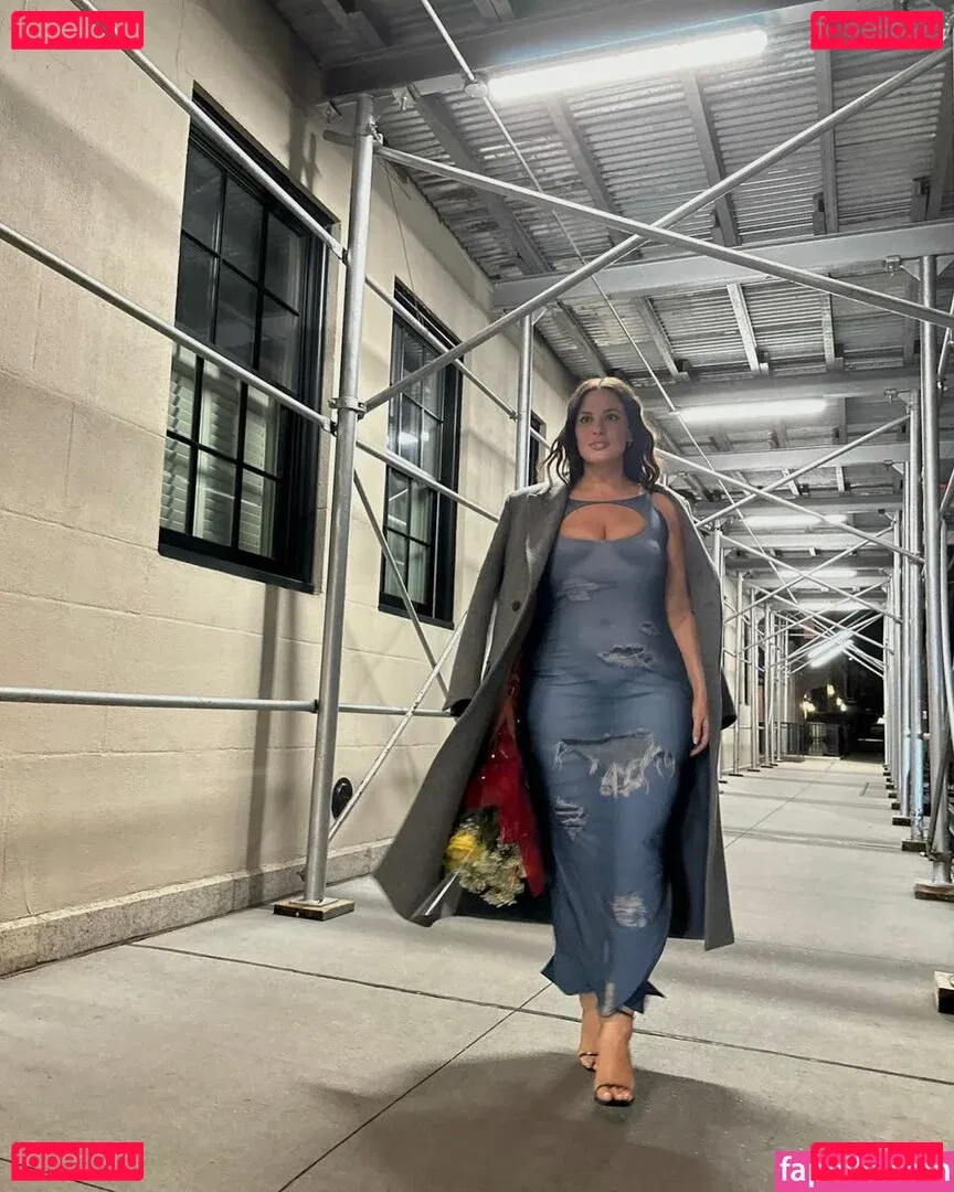 Ashley Graham Onlyfans Photo Gallery 