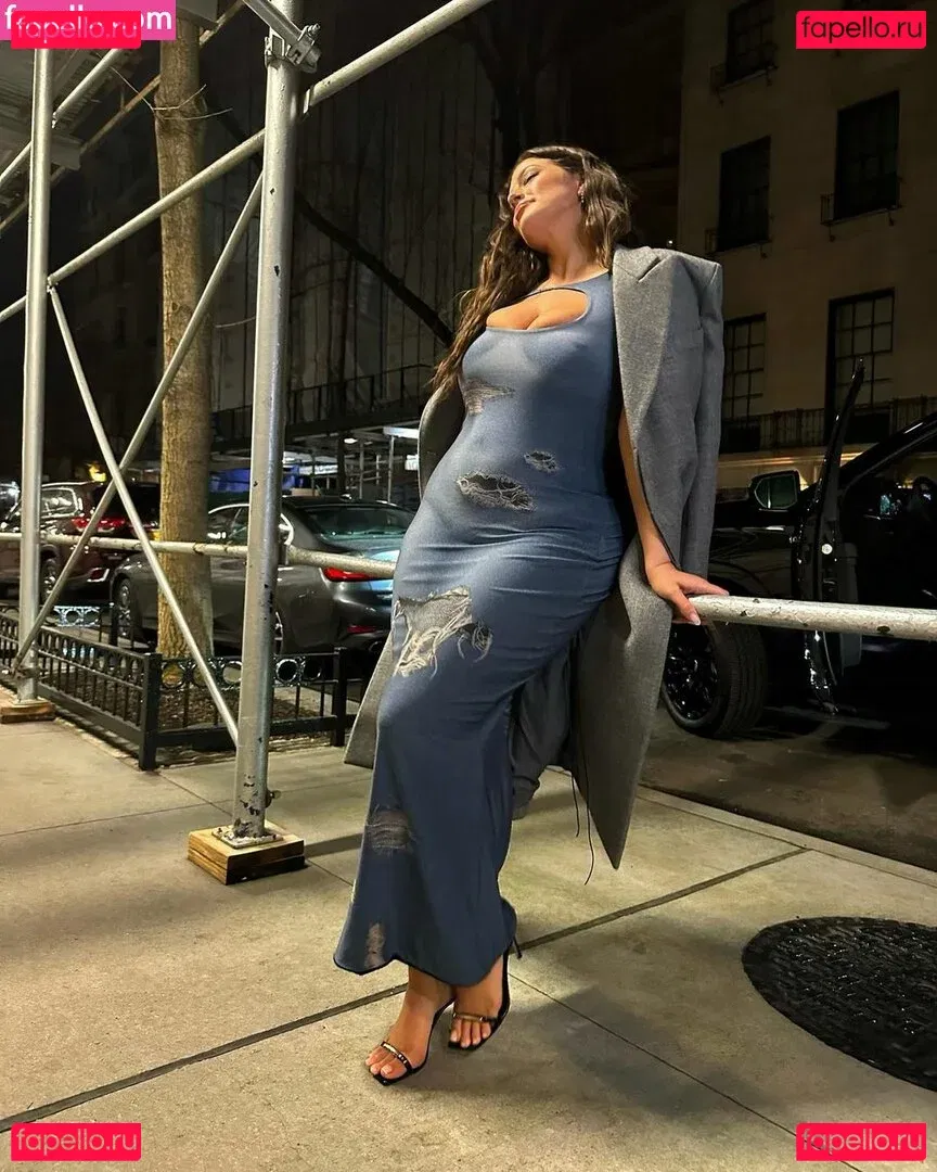 Ashley Graham Onlyfans Photo Gallery 