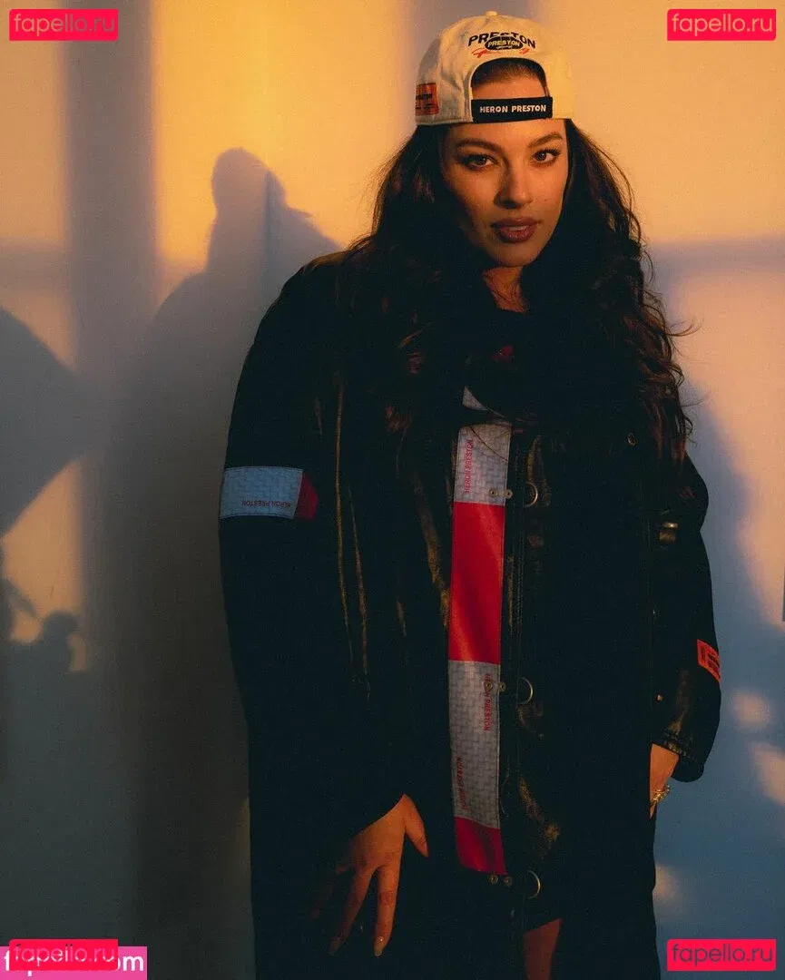 Ashley Graham Onlyfans Photo Gallery 