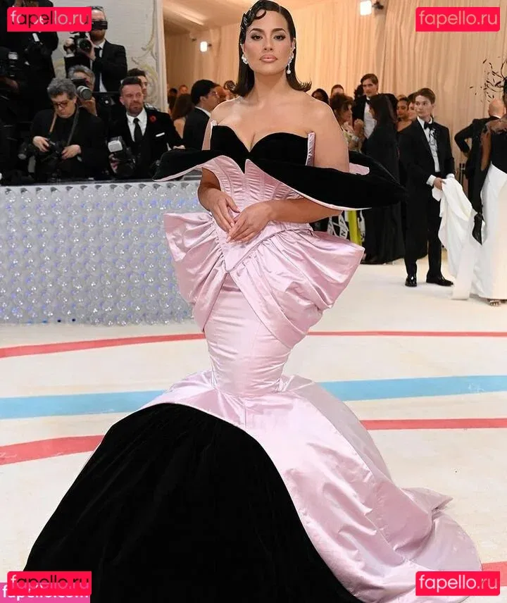 Ashley Graham Onlyfans Photo Gallery 