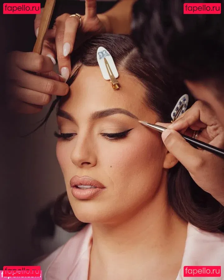 Ashley Graham Onlyfans Photo Gallery 