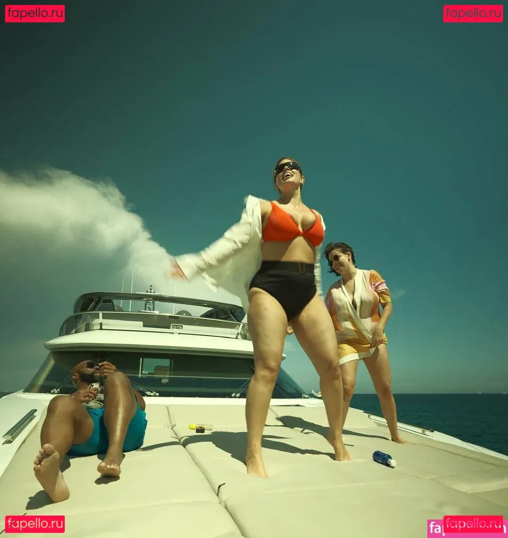 Ashley Graham Onlyfans Photo Gallery 