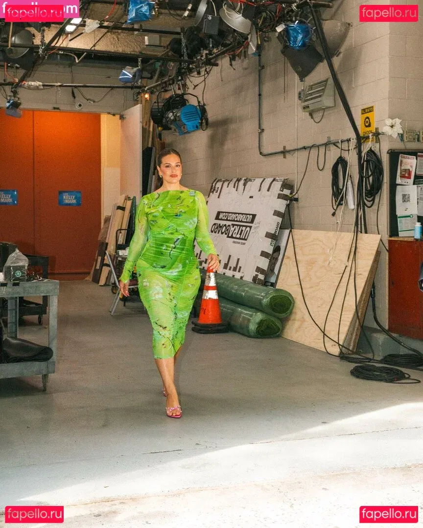 Ashley Graham Onlyfans Photo Gallery 